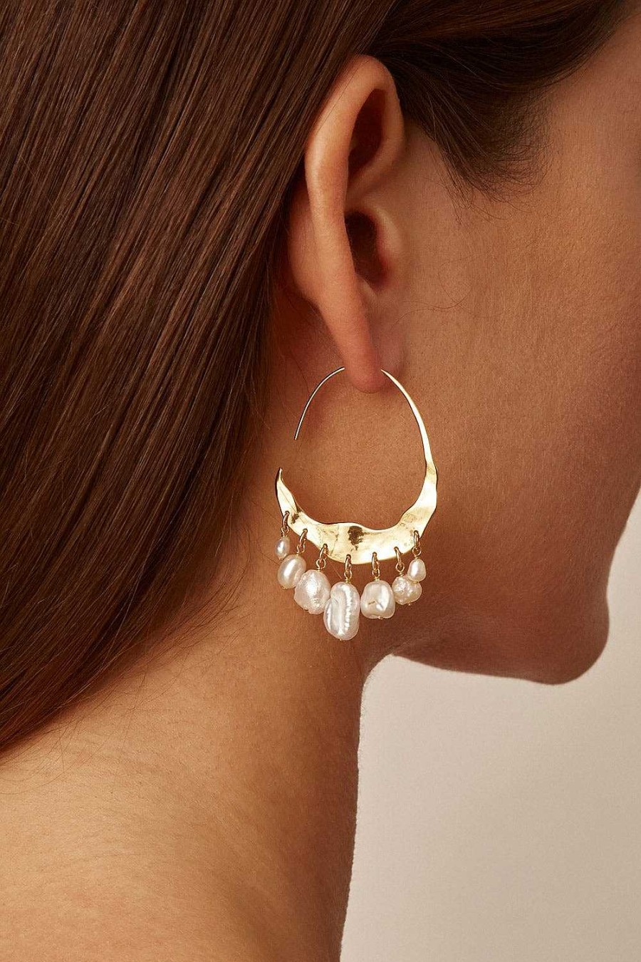 Jewelry Chan Luu | Crescent White Pearl And Gold Hoop Earrings