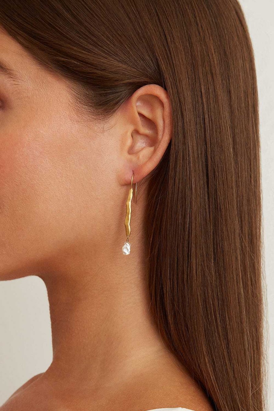 Jewelry Chan Luu | Gold Wave Pearl Drop Earrings